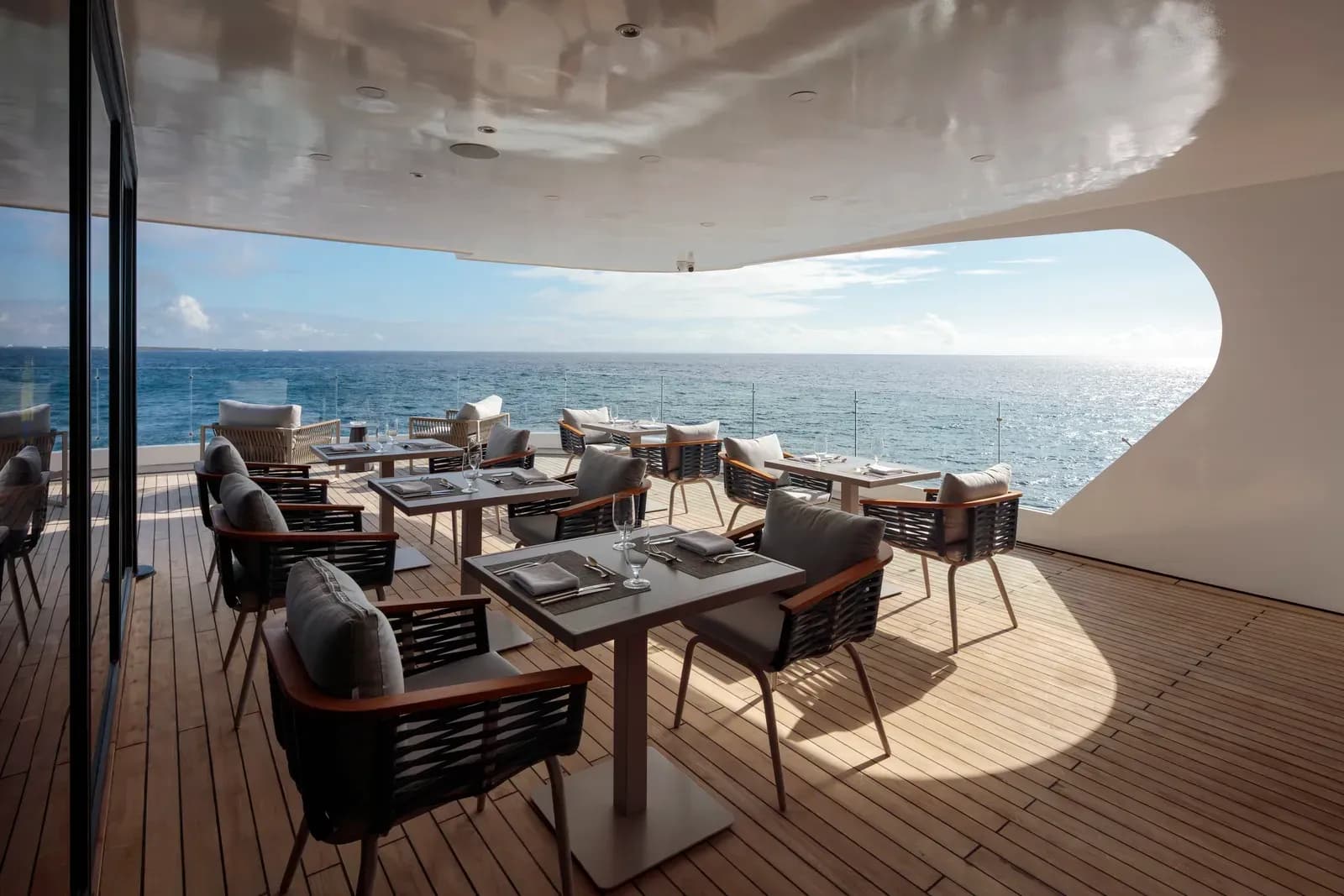 Sole e Luna, the al fresco restaurant aboard Hermes, Galápagos