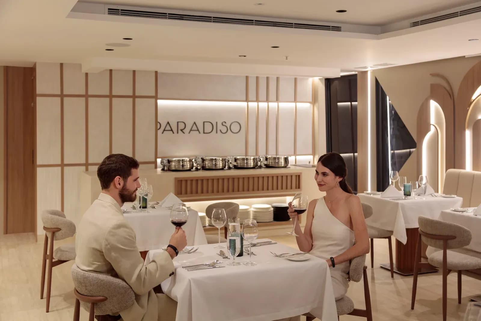 Paradiso restaurant aboard Hermes, Galápagos