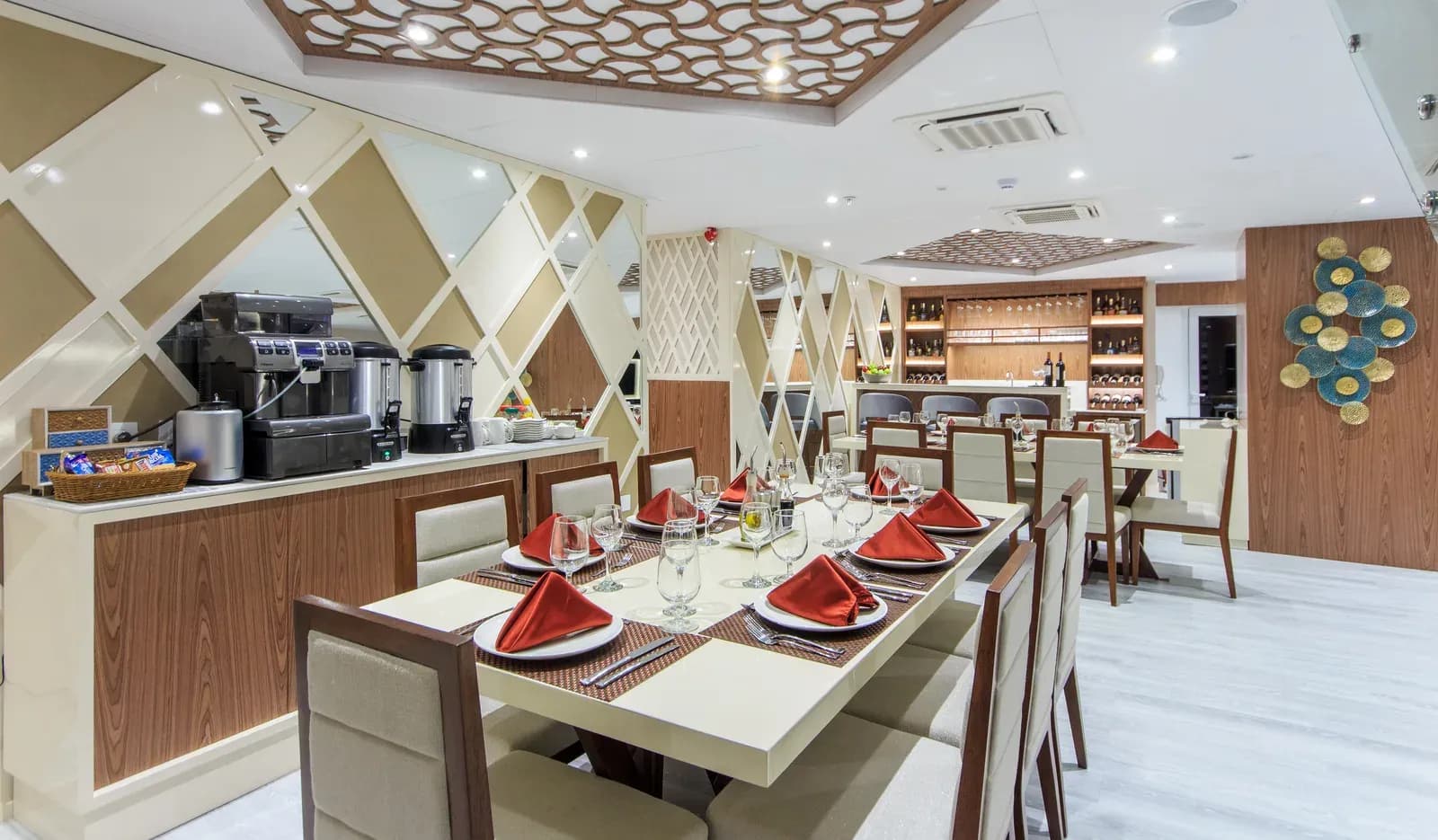 The indoor dining room and bar aboard the Elite catamaran, Galápagos